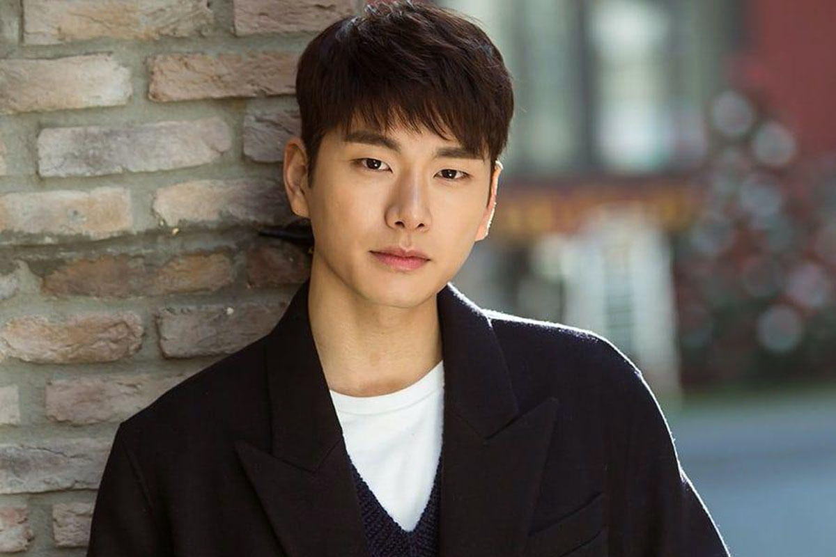 Lee Yi Kyung In Talks To Join New Historical Drama