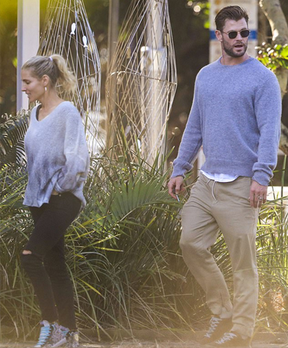 liam-hemsworth-takes-his-girlfriend-to-meet-his-family-3