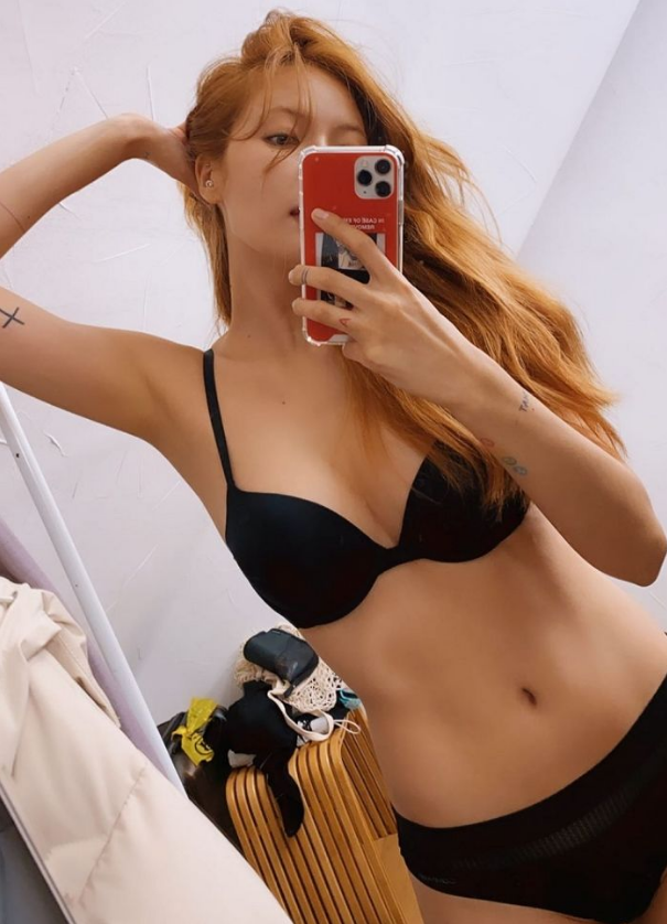 netizens-being-crazy-hyuna-sexy-body-1