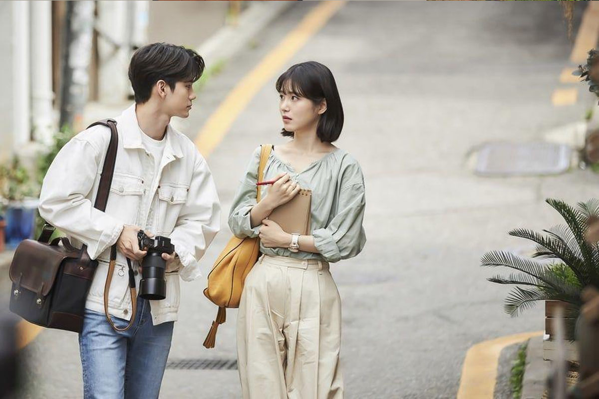 New JTBC Drama Reveals First Stills Of Ong Seong Wu And Shin Ye Eun
