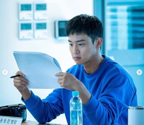 ocn-drama-search-first-script-reading-images-jang-dong-yoon-krystal-2