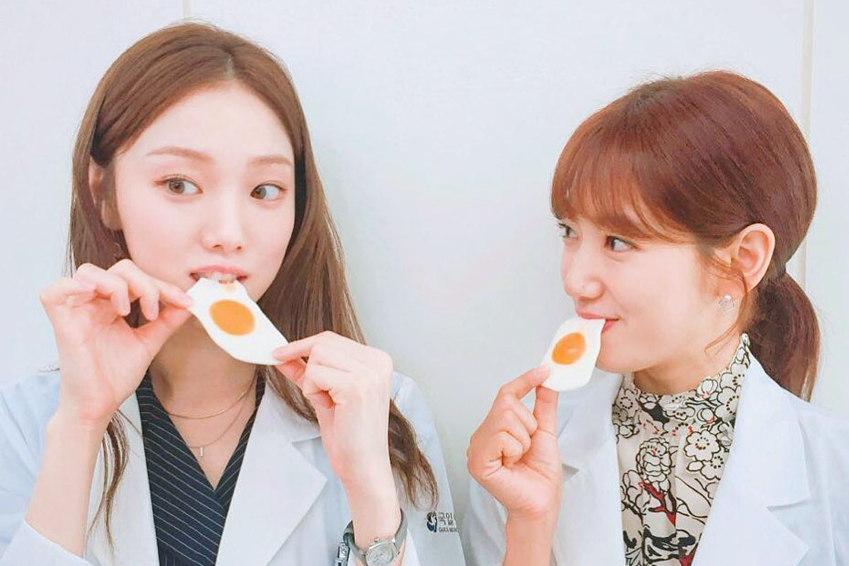 Park Shin Hye Posts To Thank Lee Sung Kyung For Supporting Her Upcoming Drama