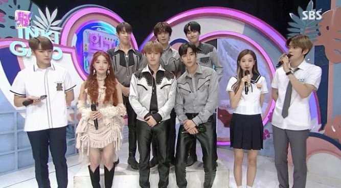 sf9-rowoon-gets-into-trouble-his-height-inkigayo-1