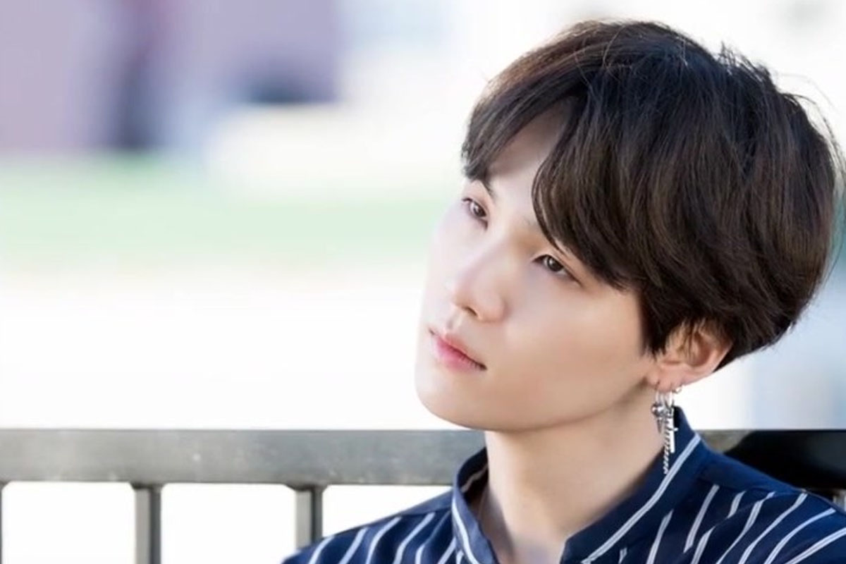 'Smeraldo Books' reveals new 'The Notes' entry written by SUGA