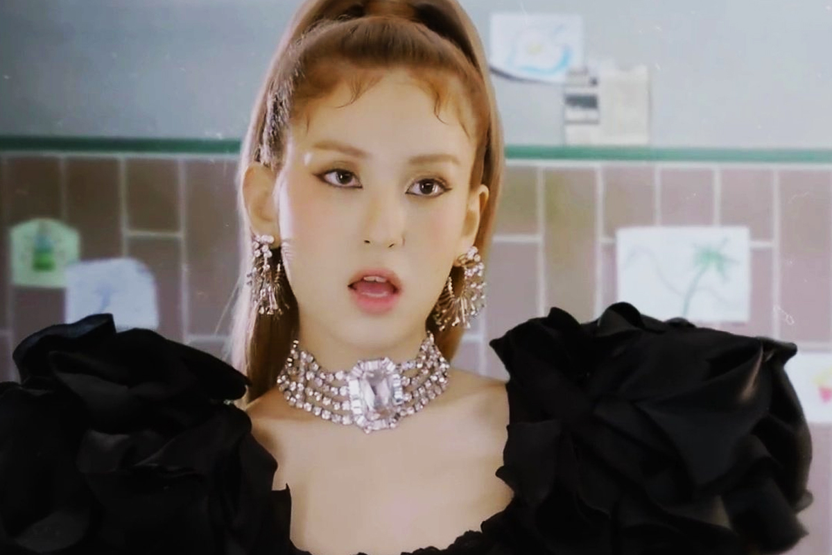 Somi returns to music race with official MV 'What You Waiting For'