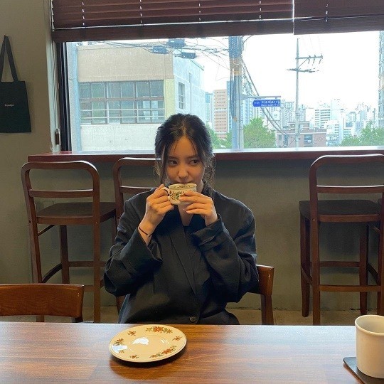 t-ara-hyomin-shows-her-sweet-coffee-life-1