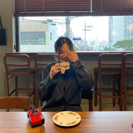 t-ara-hyomin-shows-her-sweet-coffee-life-2
