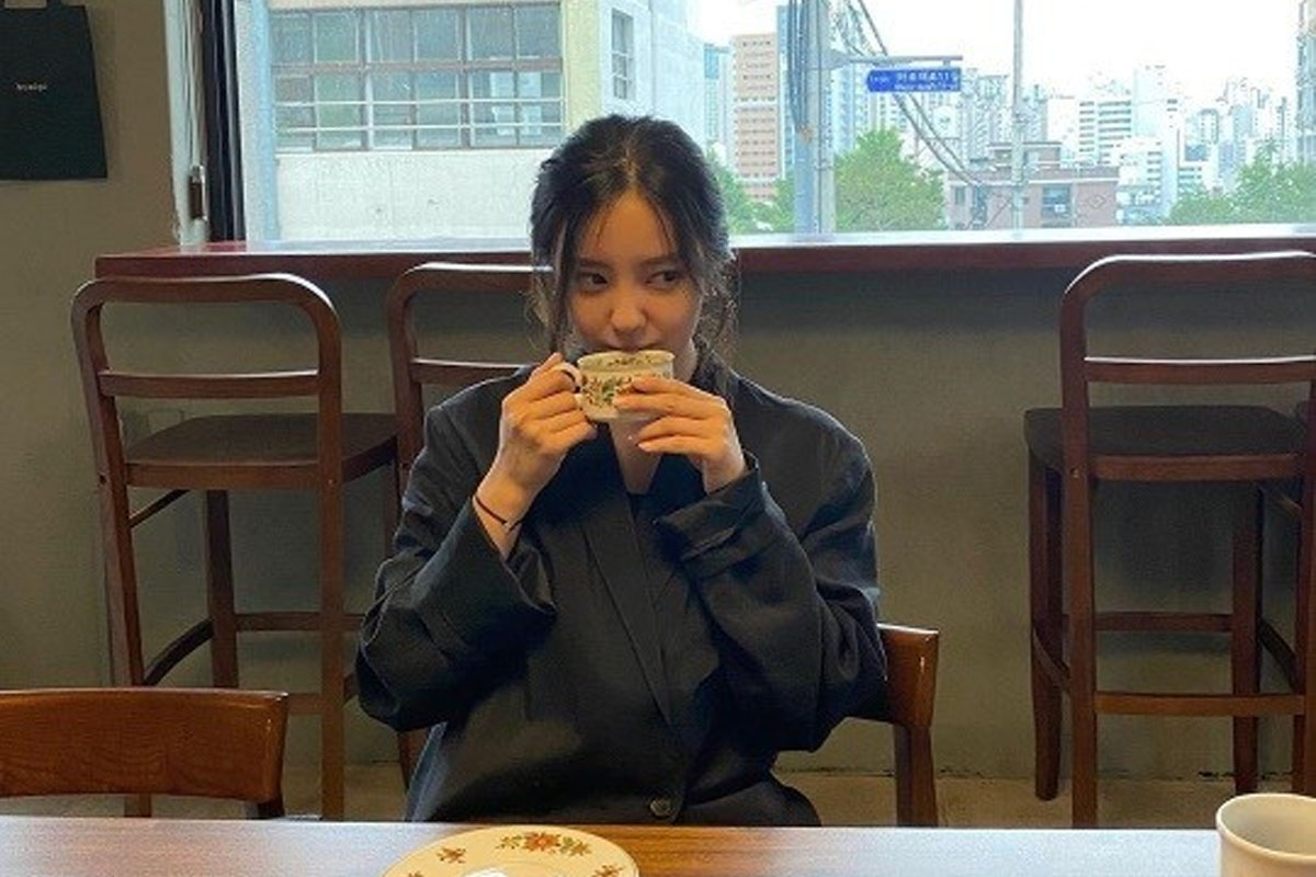 T-ara's Hyomin shows her sweet coffee life