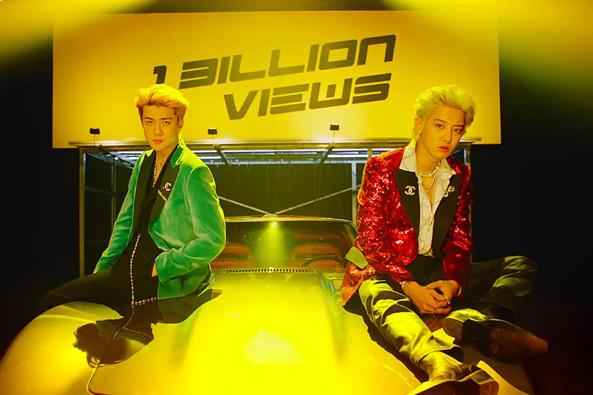 '1 Billion Views' of EXO-SC ranks no.1 in iTunes over 50 countries