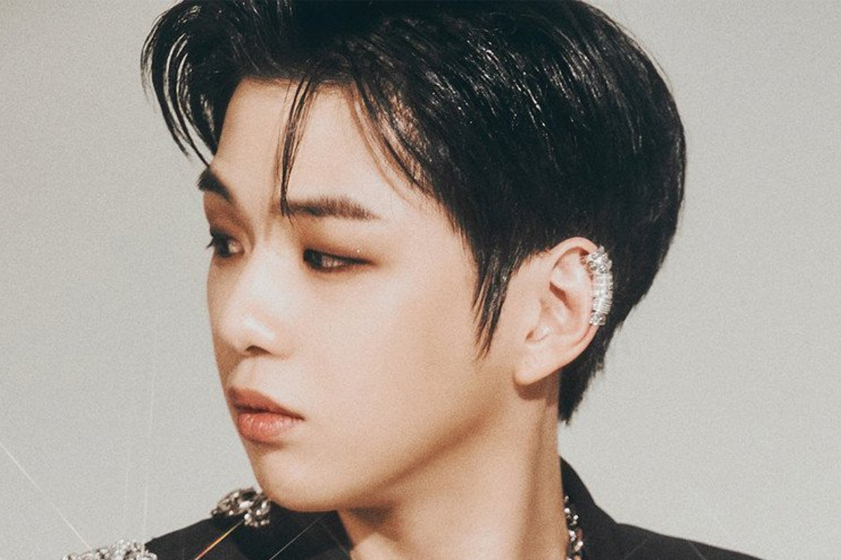 Kang Daniel shows off his twinkle visual in 'Magenta' concept photo