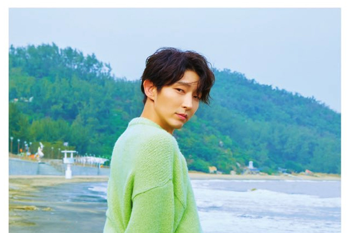 Lee Joon Gi shares his feeling about acting career in The Star Magazine