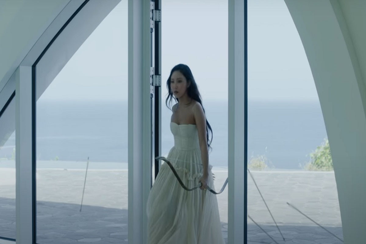 MAMAMOO's HwaSa drops music video teaser for 'LMM'
