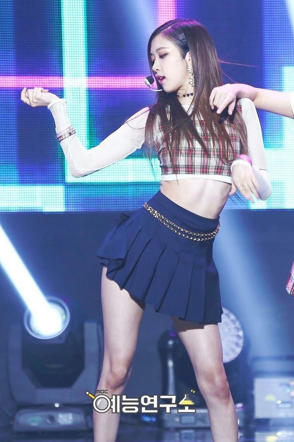 top-3-female-k-pop-idols-ant-waist-11