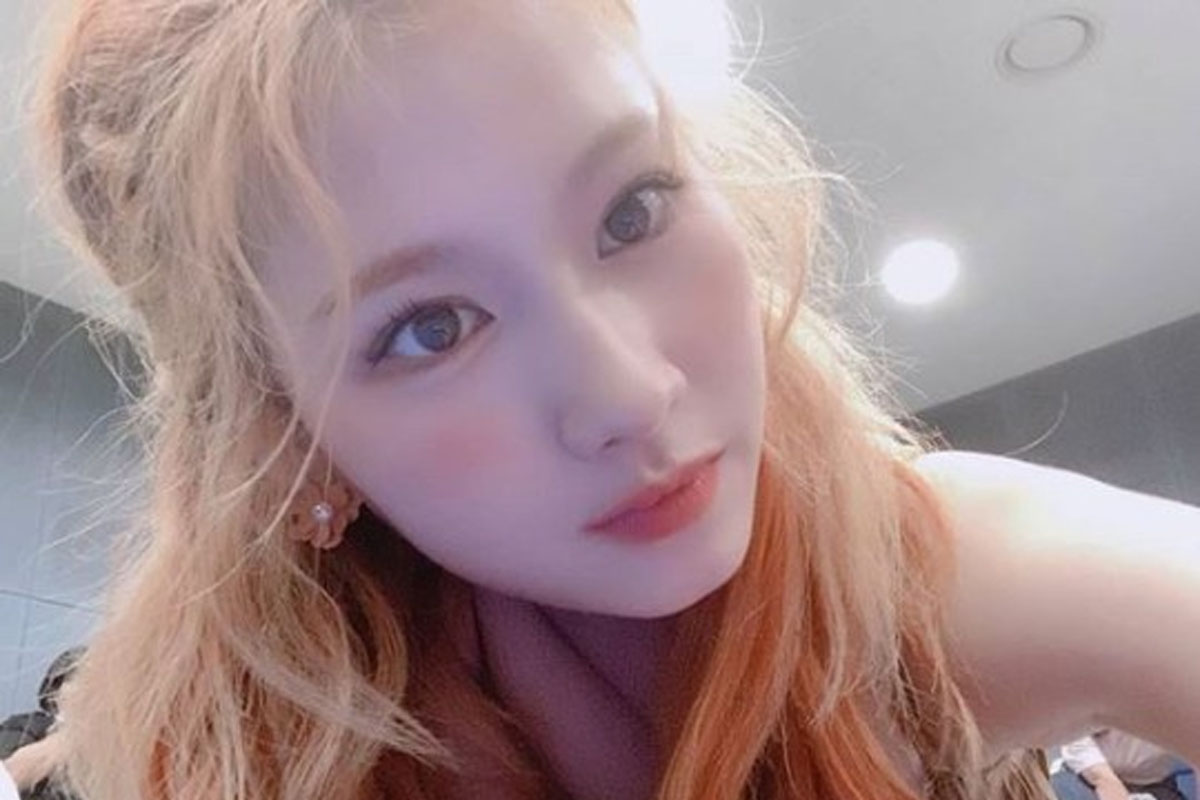 TWICE's Sana release selfie showing charm through pure eyes