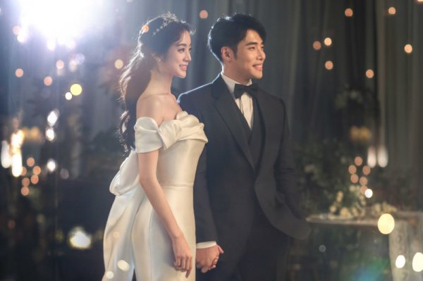 wonder-girls-hyerim-beautiful-in-white-as-she-gets-married-to-shin-min-chul-today-3