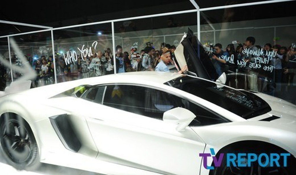 G-Dragon-voted-as-K-pop-idol-that-owns-most-expensive-cars-3