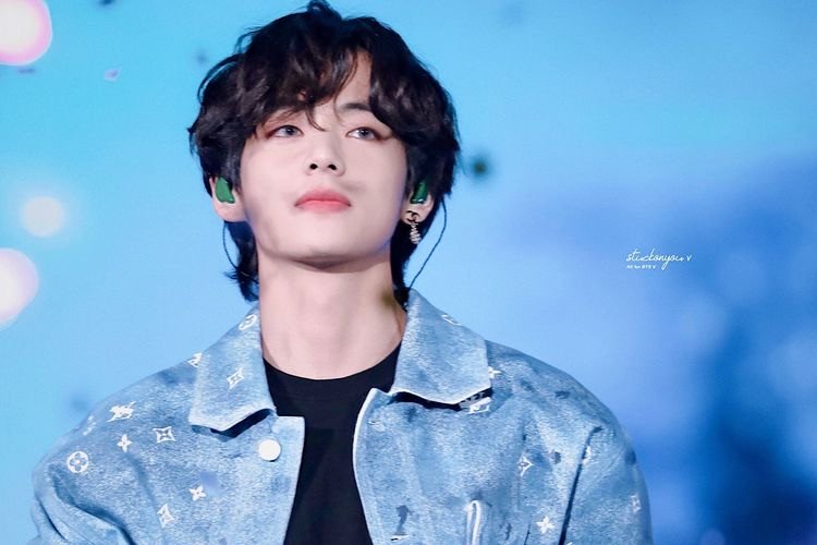 bts’s-v-becomes-first-korean-male-celebrity-to-hit-5-m-likes-on-instagram-2