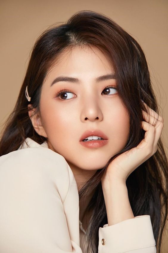 director-of-world-of-the-married-reveals-reason-for-choosing-han-so-hee-2