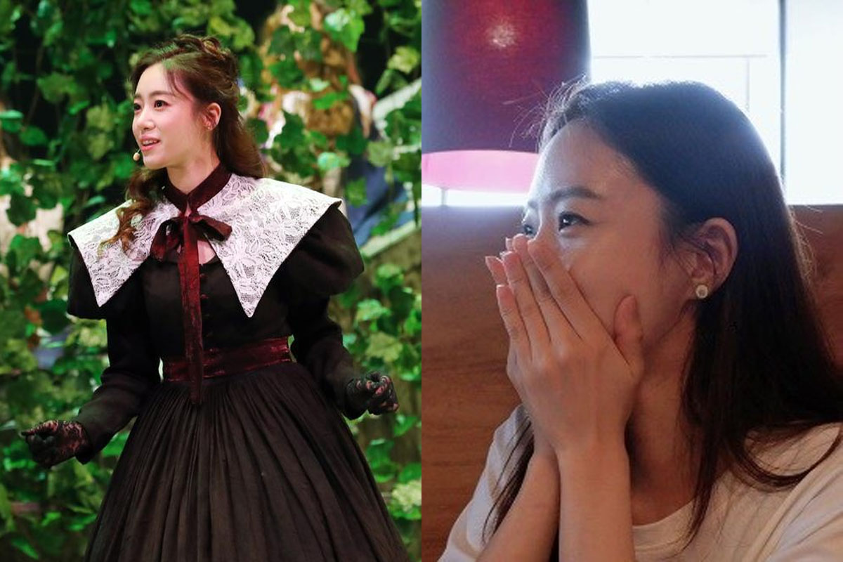 Ham Eun Jung (T-ara) shows off small face covered by her hand