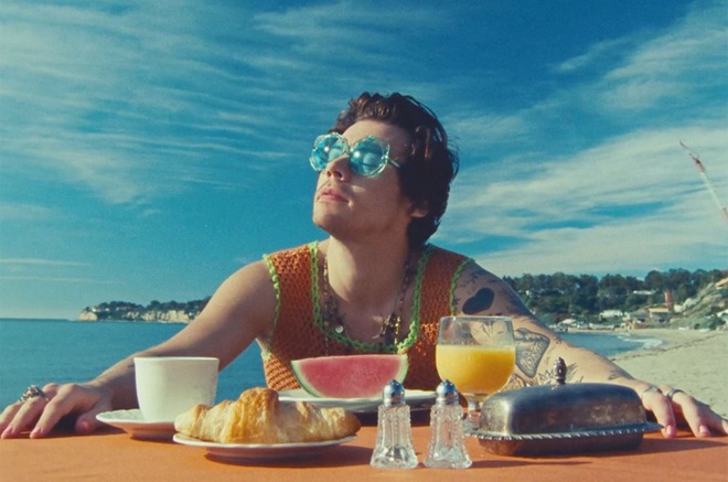 harry-styles-first-takes-no-1-billboard-hot-100-with-watermelon-sugar-1