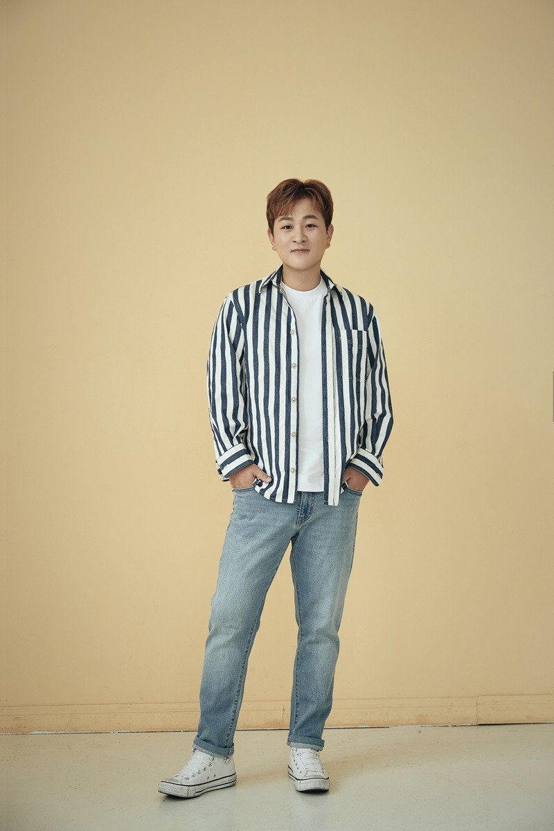 huh-gak-releases-new-profile-photos-after-losing-30-kg-2