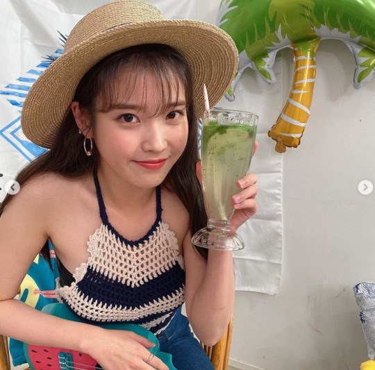 iu-lovely-fresh-with-summer-vibes-1