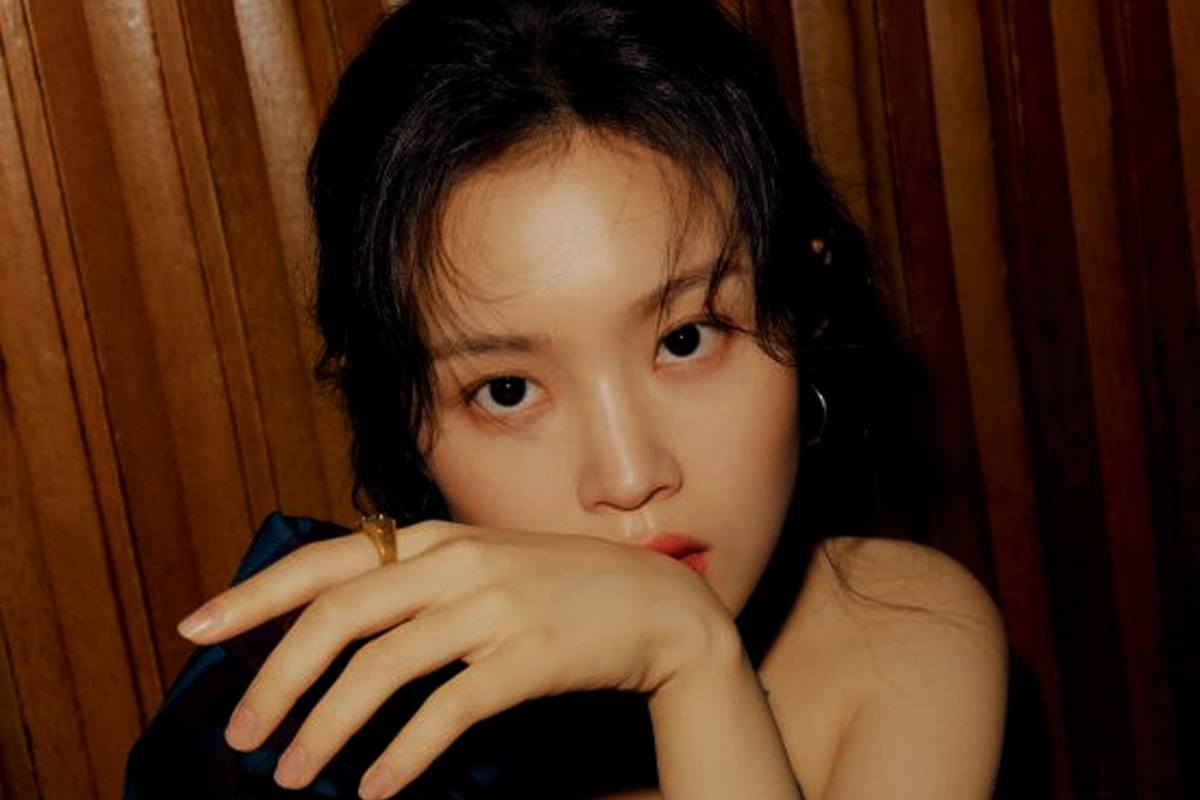 Lee Hi shows off her charm on fashion magazine Marie Claire