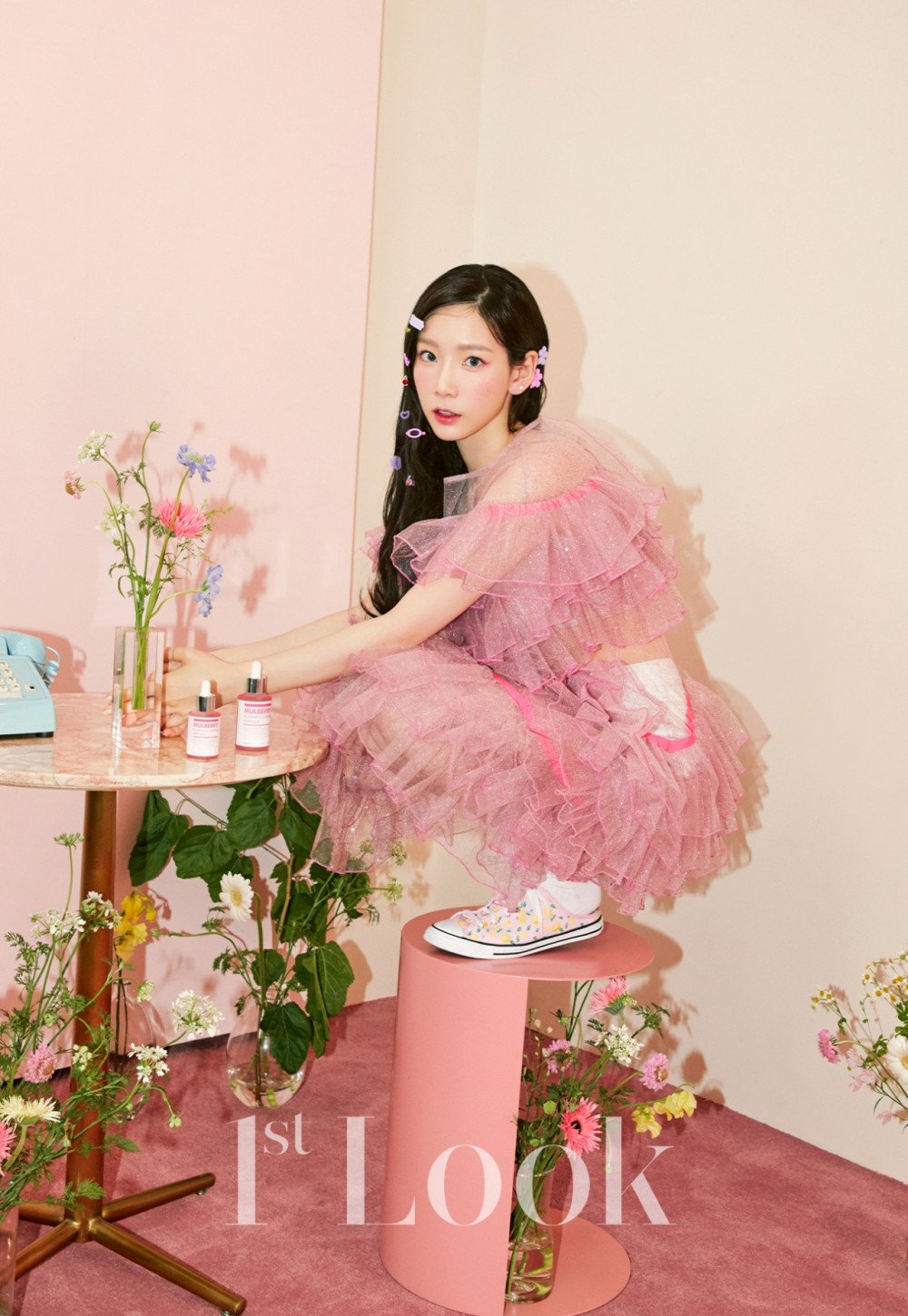 taeyeon-lovely-beauty-in-cosmetic-pictorial-for-1st-look-1
