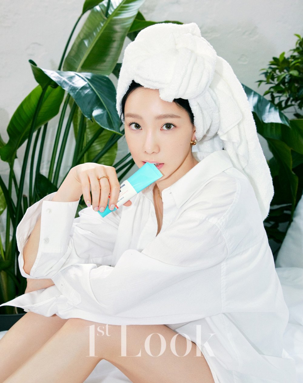 taeyeon-lovely-beauty-in-cosmetic-pictorial-for-1st-look-2