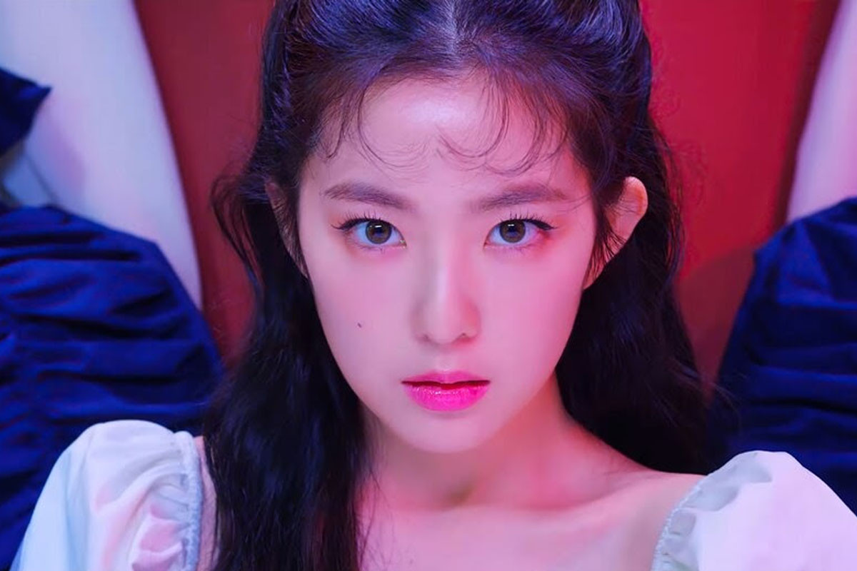 Irene posts cute video to show adorable charm of her