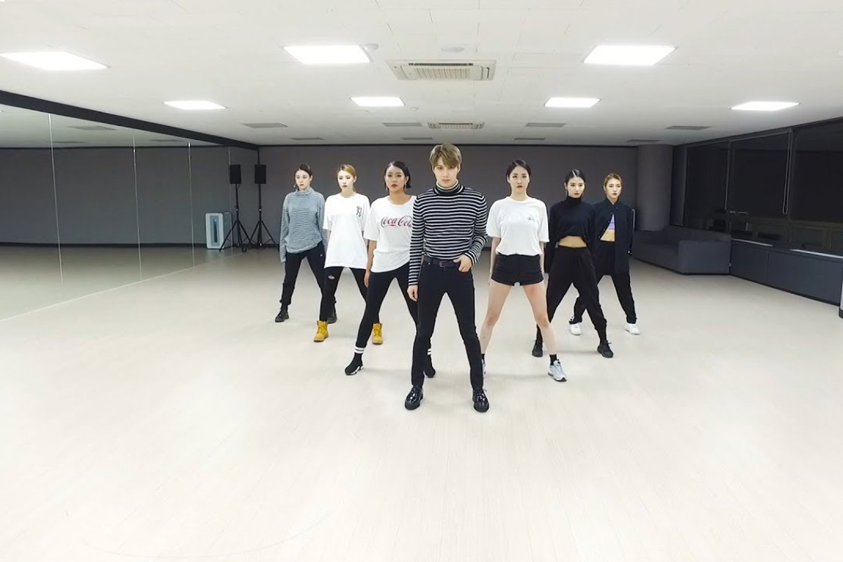 Korean netizens amazed by photos of SM Entertainment's practice room
