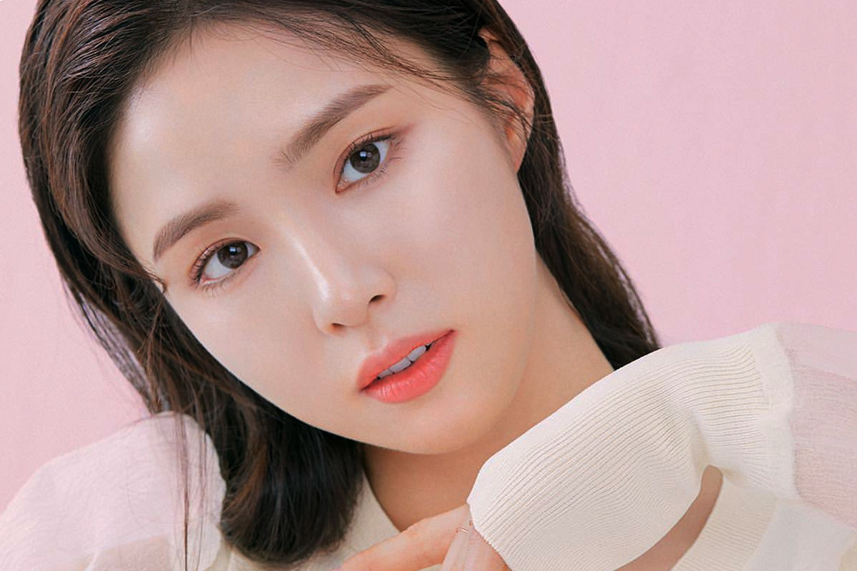 Shin Se Kyung makes fans laugh by her cuteness in new video