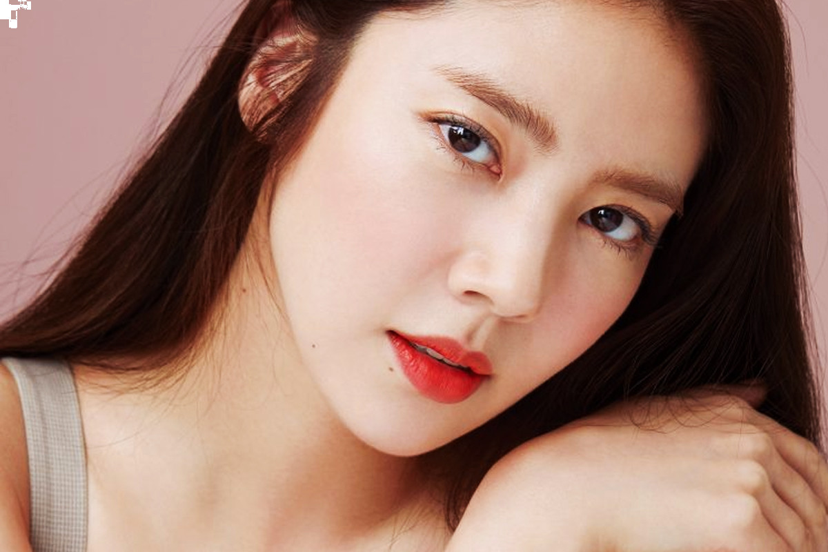 Son Dam Bi talks about her beauty tips and taste in acting roles