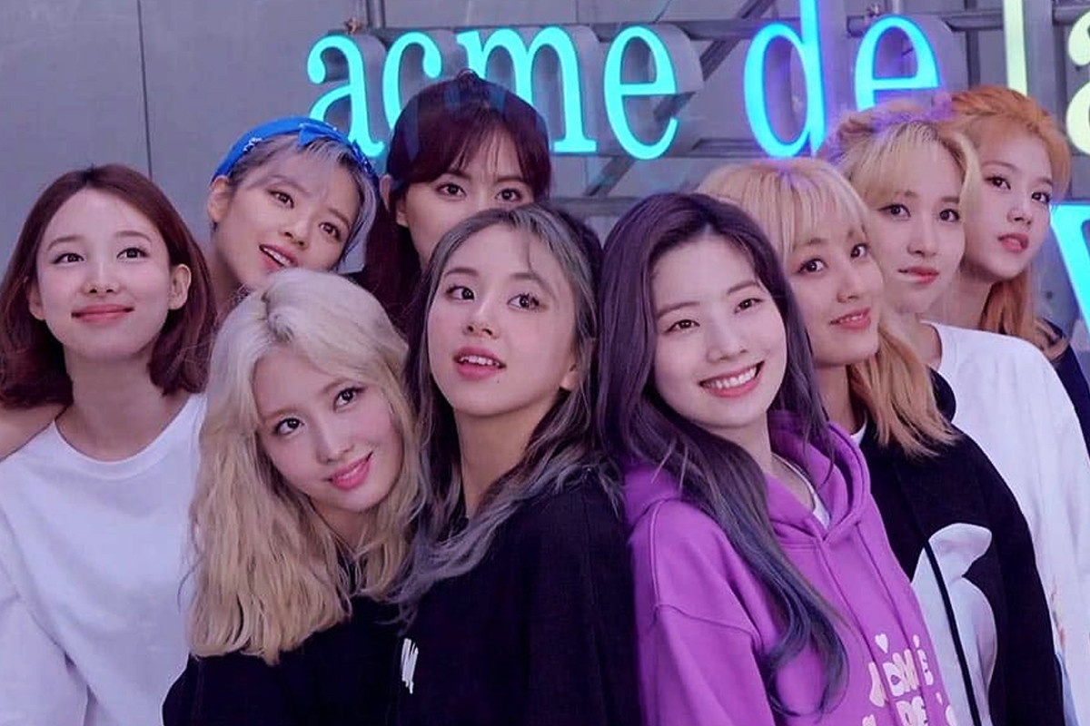 TWICE get fans excited by 'More & More' English version