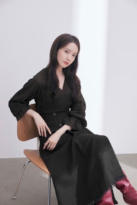 yoona-shows-off-elegant-beauty-new-autumn-pictorial-goddess-2