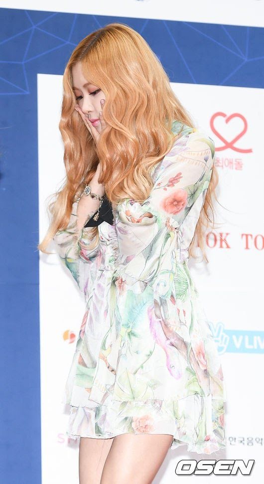 13-Most-Gorgeous-Event-Looks-Of-BLACKPINK-Rosé-17