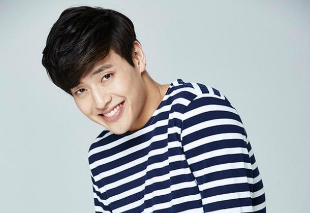 5-korean-actors-steal-fans-hearts-with-memorable-smile-3