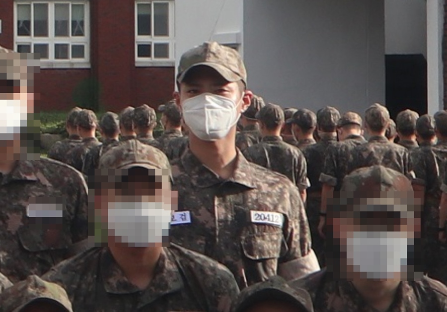 new-photo-of-park-bo-gum-inside-navy-training-camp-revealed-2
