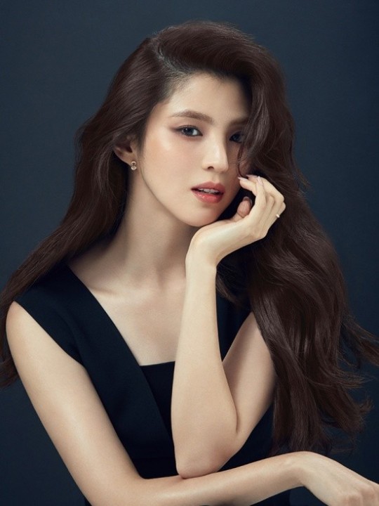 han-so-hee-chic-deadly-charm-l'oreal-paris-pictorial-1