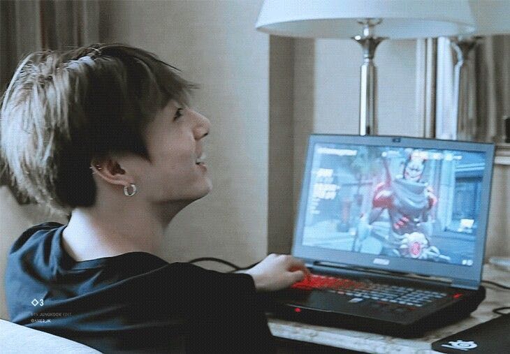 k-pop-idols-are-also-the-best-online-gamers-3