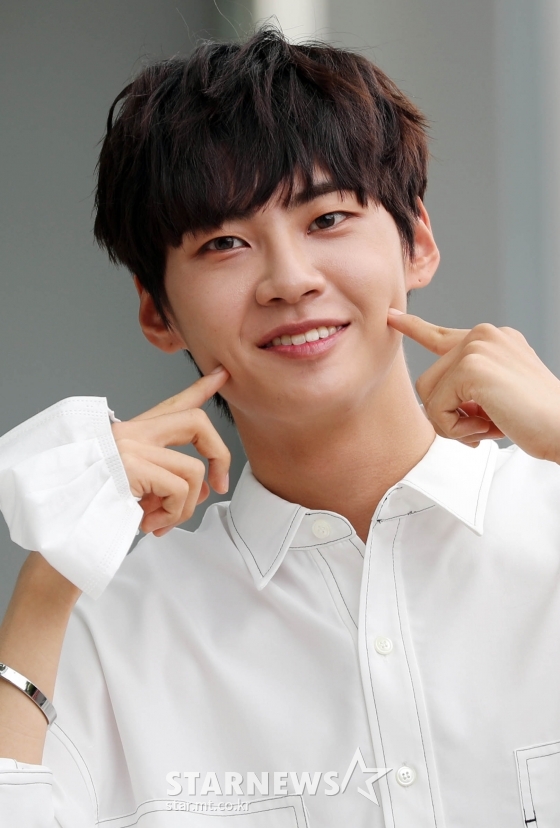 lee-jin-hyuk-offered-role-in-kbs-drama-dear-m-with-park-hye-soo-and-nct-jaehyun-2