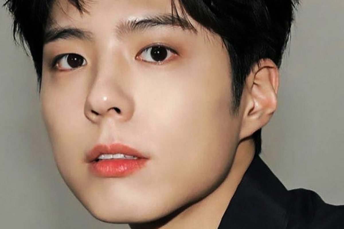 Park Bo Gum becomes an employee at sandwich shop in 'Record of Youth'