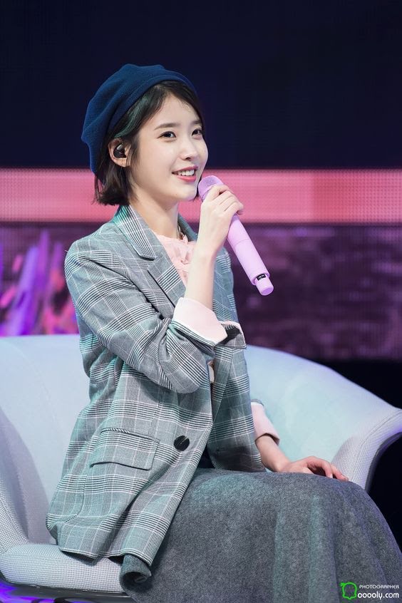 the-chic-collection-when-iu-impressed-with-her-visuals-in-suits-3