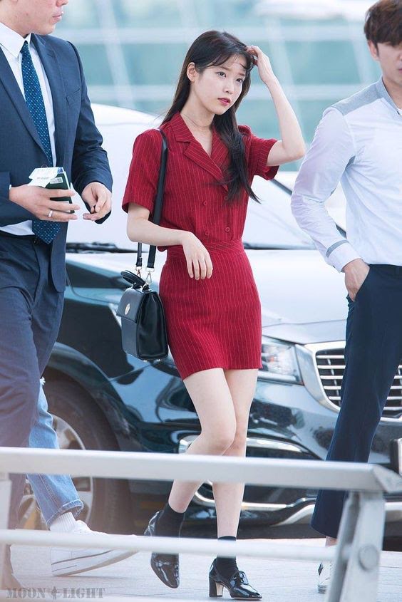 the-chic-collection-when-iu-impressed-with-her-visuals-in-suits-q