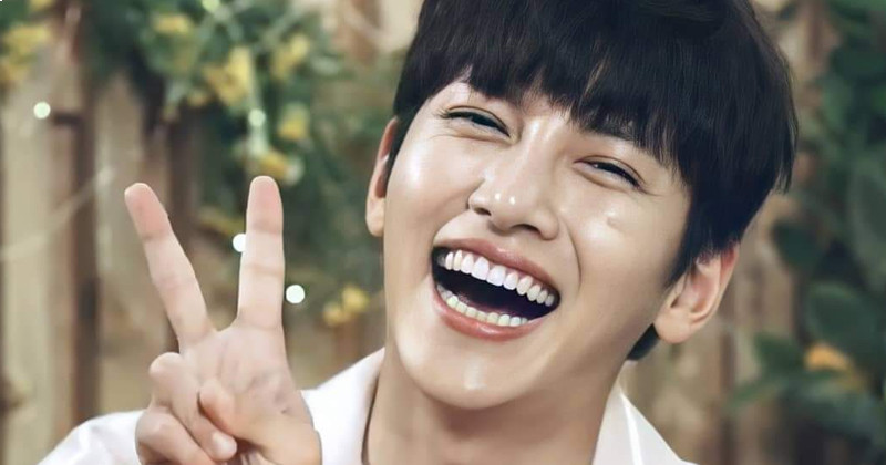 5 Korean actors steal fans' hearts with memorable smile
