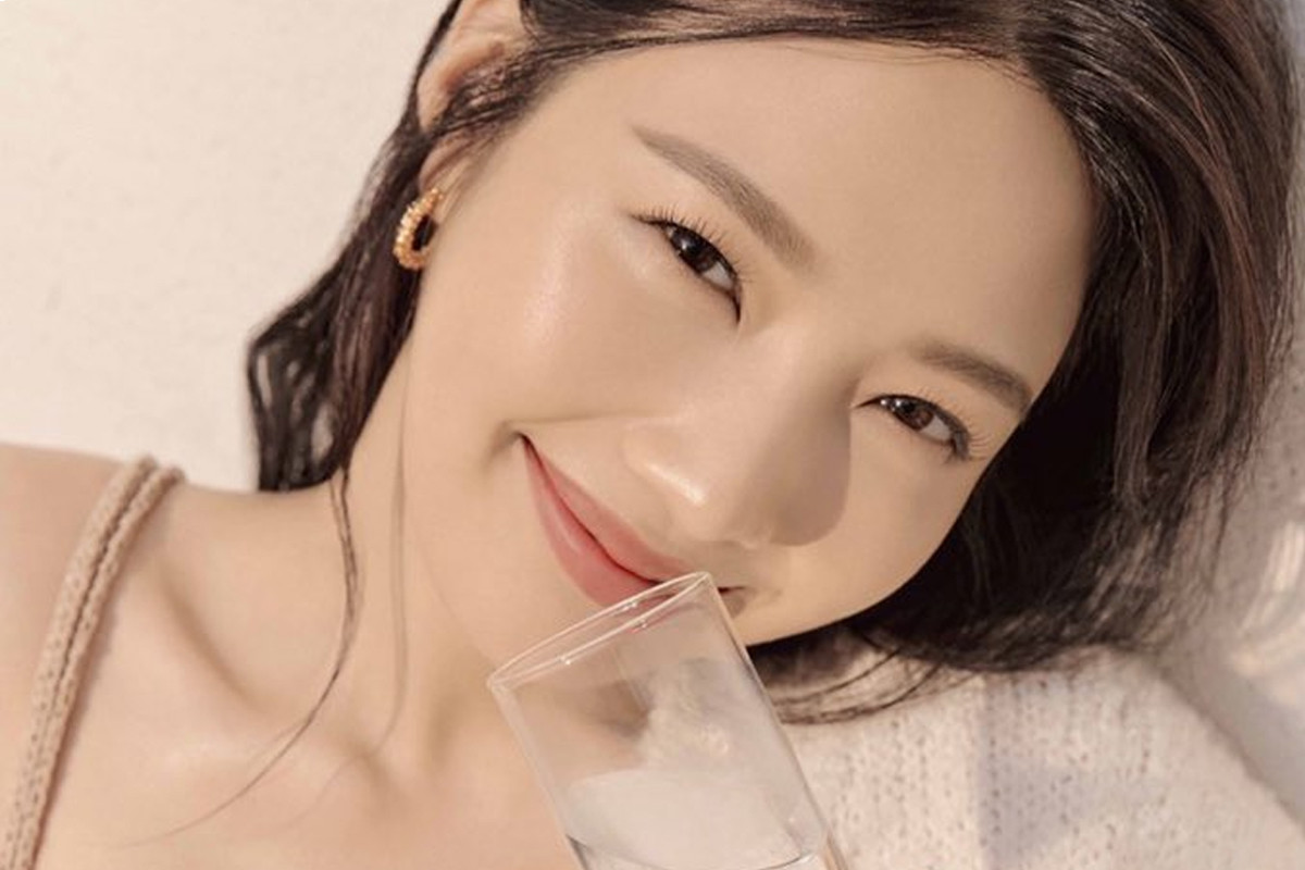 Red Velvet Joy shines bright with perfect skin in beauty pictorial for 'Espoir'