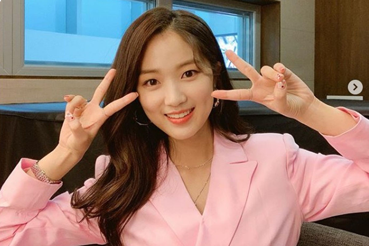 Kim Hye Yoon Talks About Her Cameo On “Record Of Youth” Behind The Scenes