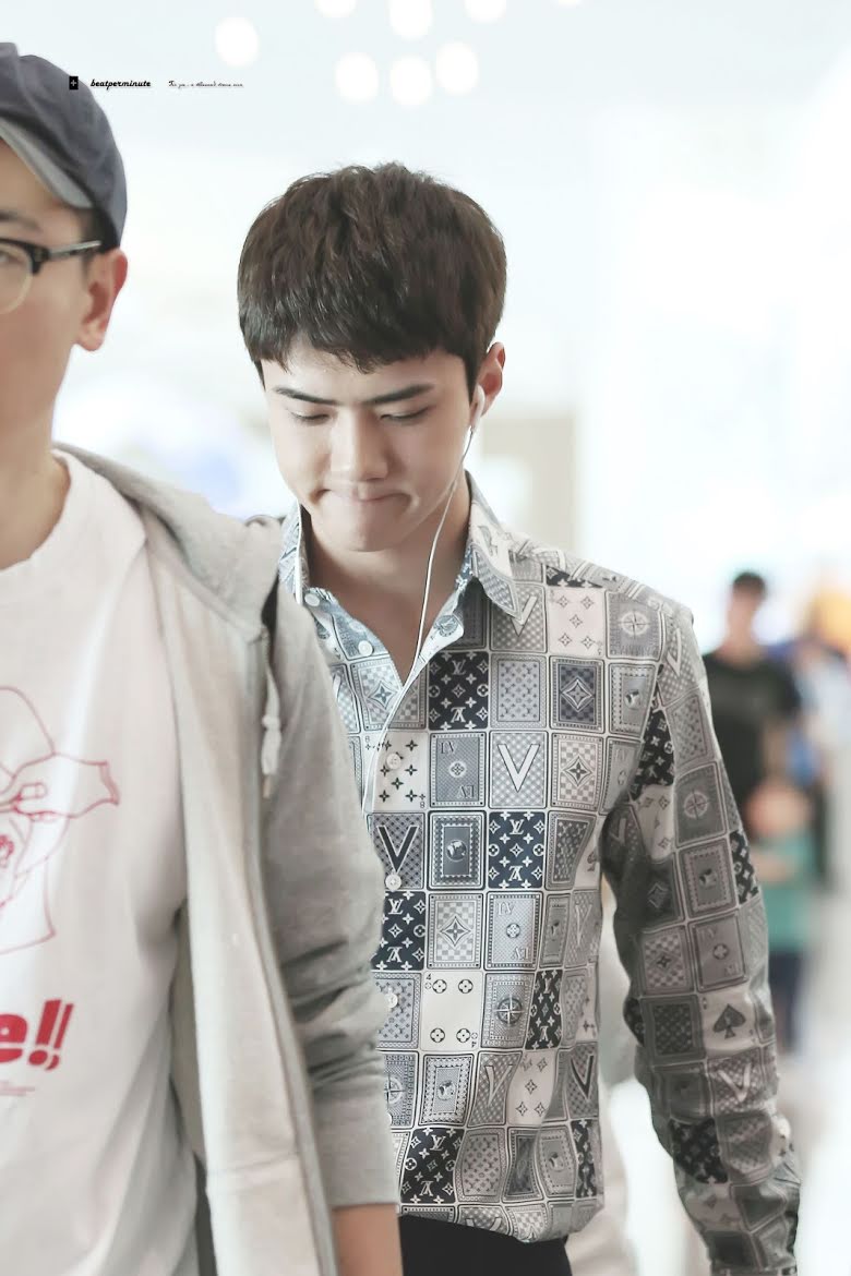 10-unforgettable-airport-outfits-that-prove-sehun-is-the-king-of-style-12