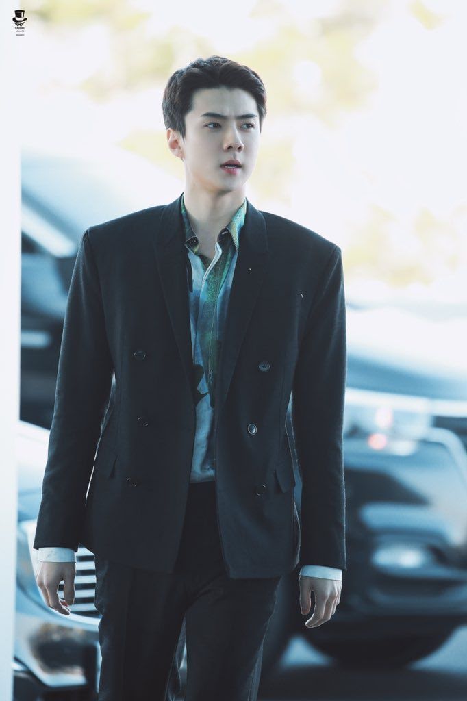 10-unforgettable-airport-outfits-that-prove-sehun-is-the-king-of-style-14