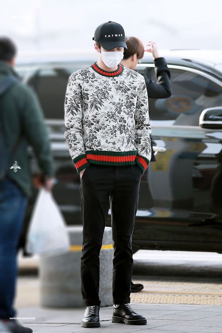 10-unforgettable-airport-outfits-that-prove-sehun-is-the-king-of-style-15